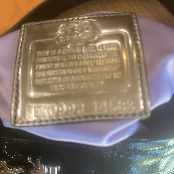 Coach bag in new condition, beautiful logo and handle . In black and white - Picture 4 of 7